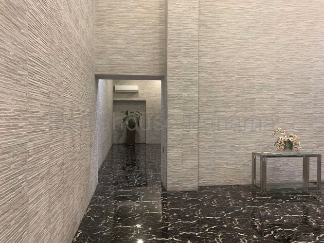 Venta de Apartamento a Estrenar en PH Carreras El Carmen 25-7417GG