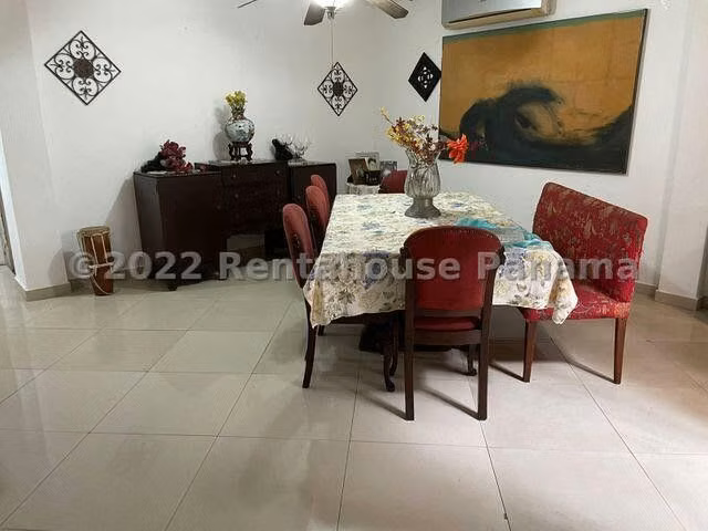 Venta de Casa con 420 m2 de Terreno en San Francisco 26-3313GG