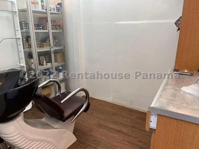 Venta de Casa con 420 m2 de Terreno en San Francisco 26-3313GG