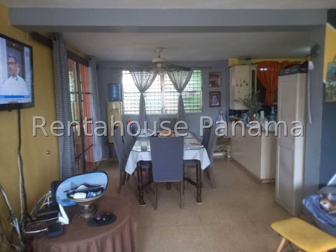 Venta de Casa con 350 m2 de Terreno en Betania 25-3230GG