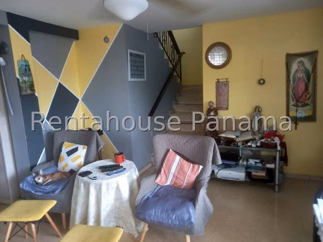 Venta de Casa con 350 m2 de Terreno en Betania 25-3230GG