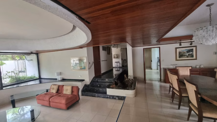 Venta de Casa en Obarrio, 950m2 de terreno