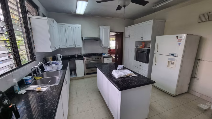 Venta de Casa en Obarrio, 950m2 de terreno