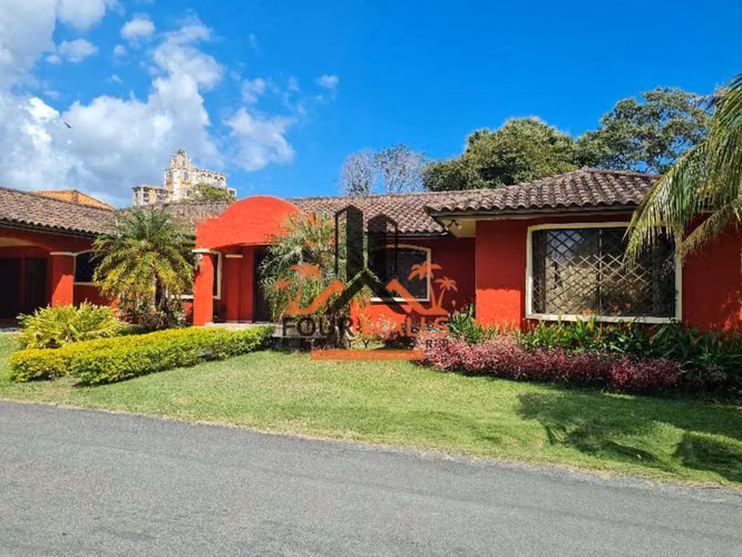 EN VENTA CASA EN PLAYA CORONADO – CLUB DE GOLF