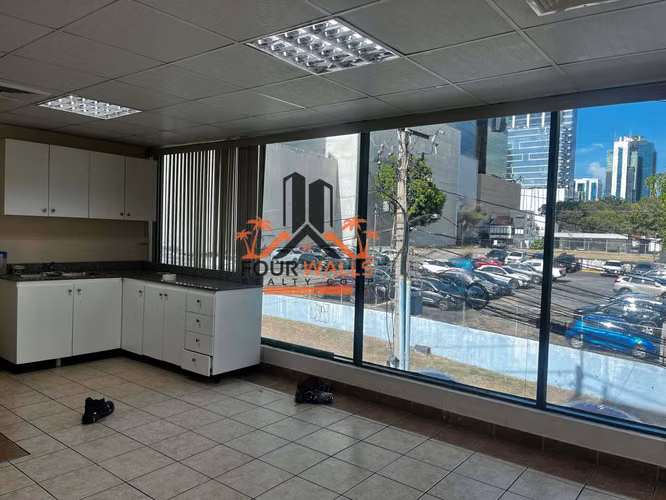 ALQUILER DE AMPLIA OFICINA EN OBARRIO – EDIFICIO VICTORIA PLAZA