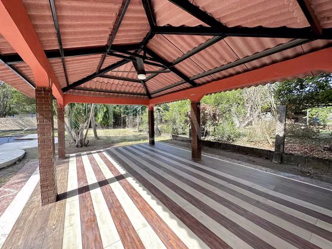 Oportunidad! Se Vende Casa Campestre con Piscina