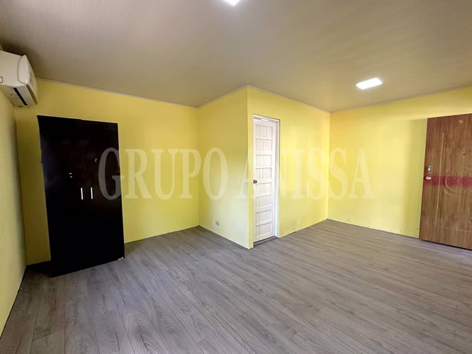 Oportunidad! Se Vende Casa Campestre con Piscina