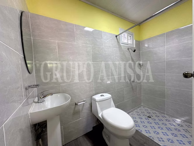 Oportunidad! Se Vende Casa Campestre con Piscina