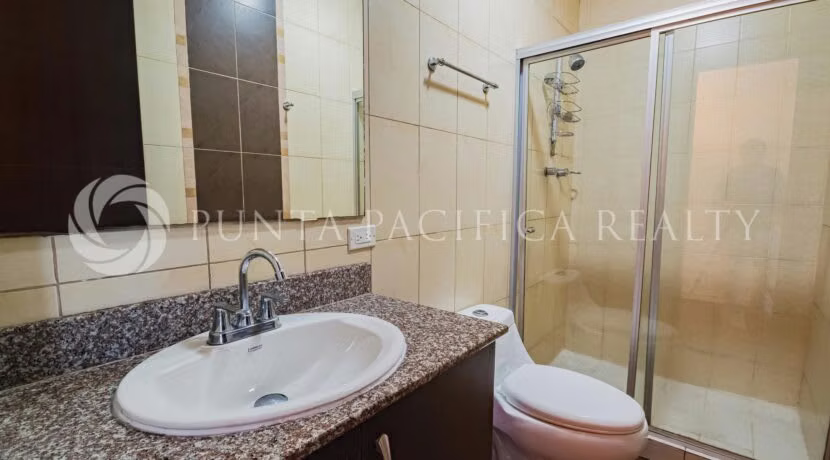 Apartamento De 2 Habitaciones A La Venta En PH Serenity | Precio Reducido a $215,000