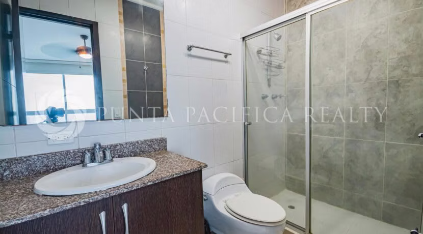 Apartamento De 2 Habitaciones A La Venta En PH Serenity | Precio Reducido a $215,000