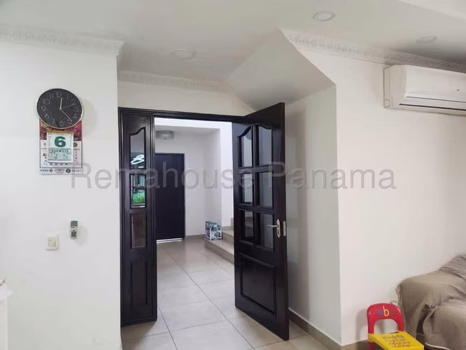 Venta de Casa Exclusiva en PH Dorado Village, Condado del Rey 25-7694GG