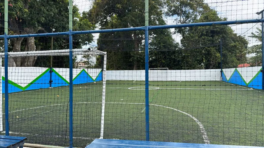 Venta de Terreno 1000 metros con Locales Comerciales