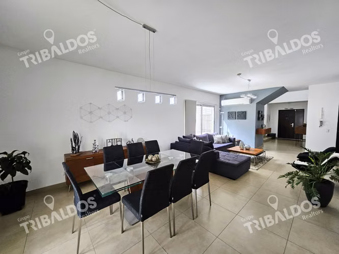VENTA DE CASA EN DORADO VILLAGE EN CONDADO DEL REY
