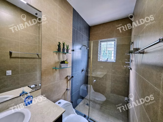 VENTA DE CASA EN DORADO VILLAGE EN CONDADO DEL REY