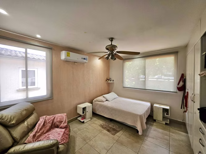 Se vende casa en Condado del Rey, Paseo Dorado