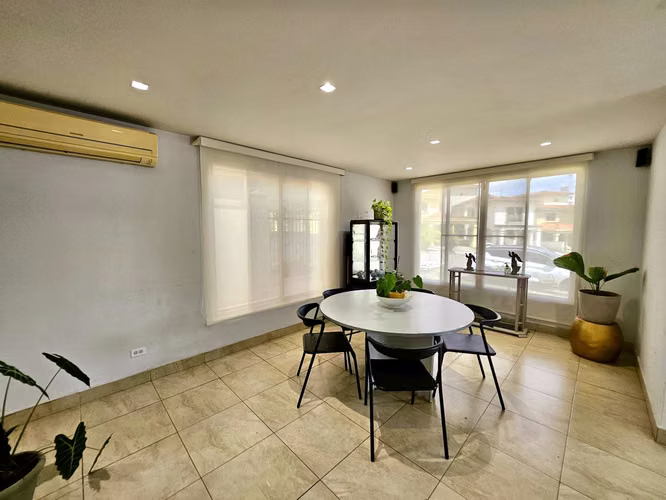 Se vende casa en Condado del Rey, Paseo Dorado