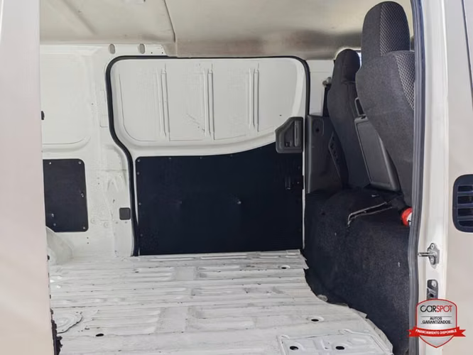 NISSAN URVAN PANEL 2022 - Imagen 11