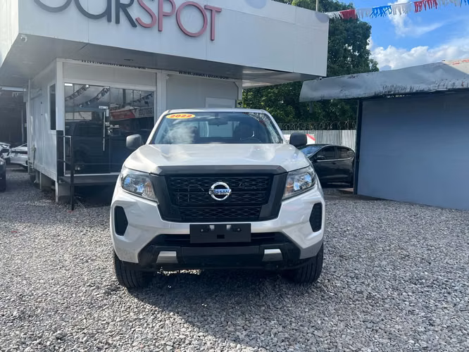 NISSAN NP300 FRONTIER 2022 4X4 DISPONIBLE EN DAVID CHIRIQUI