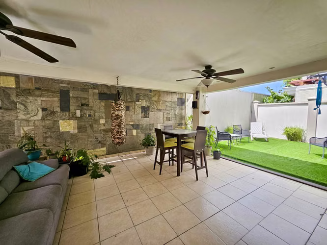 Se alquila casa en Condado del Rey, Paseo Dorado TOTALMENTE AMOBLADA