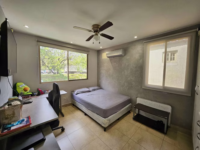 Se alquila casa en Condado del Rey, Paseo Dorado TOTALMENTE AMOBLADA