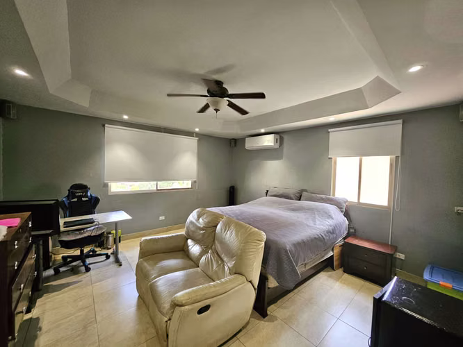 Se alquila casa en Condado del Rey, Paseo Dorado TOTALMENTE AMOBLADA