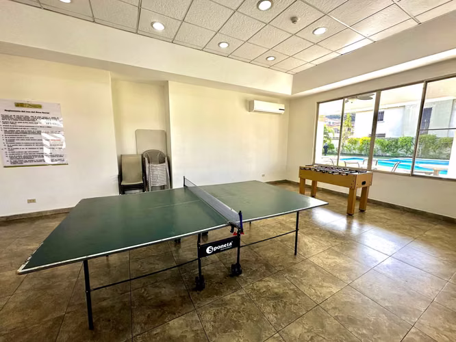 Se alquila casa en Condado del Rey, Paseo Dorado TOTALMENTE AMOBLADA