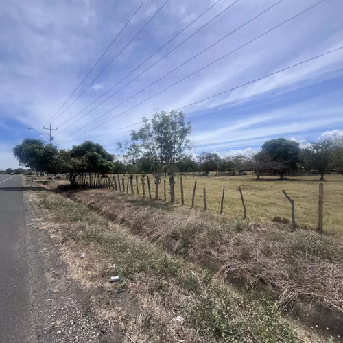 Venta de Terreno, Carretera Nacional Chitré a Las Tablas