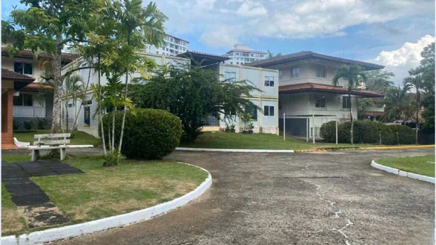 Venta de Edificio en Clayton, 12,530m2 de Terreno