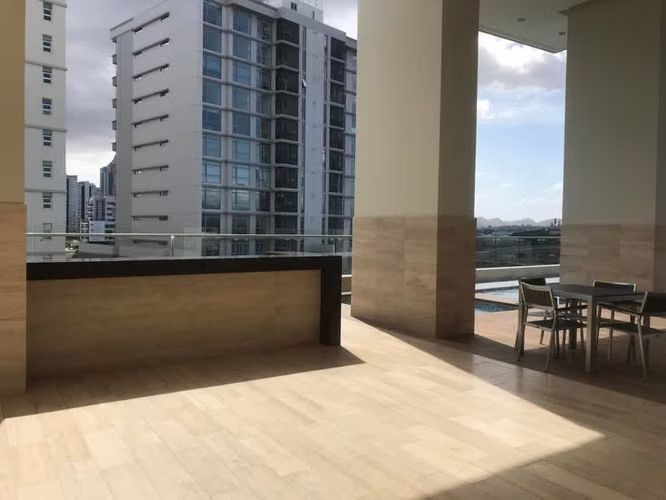 Venta de Apartamento de 306 m2 en PH Solana, Santa María 23-702GG