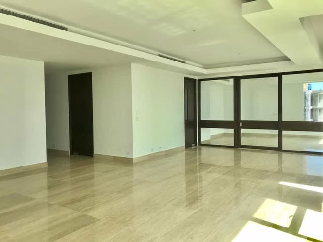 Venta de Apartamento de 306 m2 en PH Solana, Santa María 23-702GG