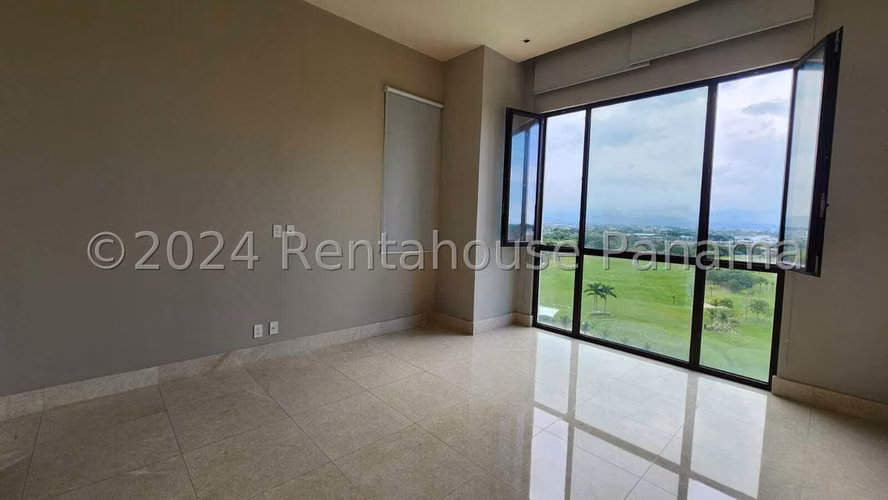 Venta de Apartamento Exclusivo de 245 m2 en PH Santa María Court 25-343GG