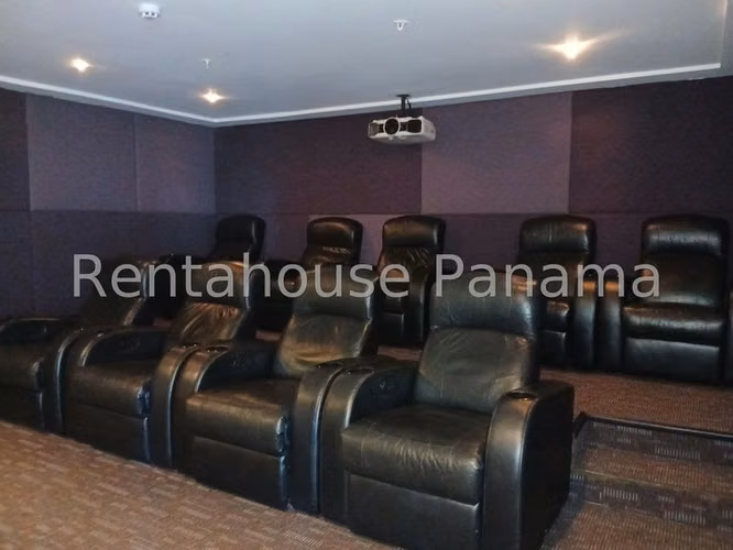 Venta de Apartamento Amoblado de 202 m2 en PH Sky, Av. Balboa 25-2998GG