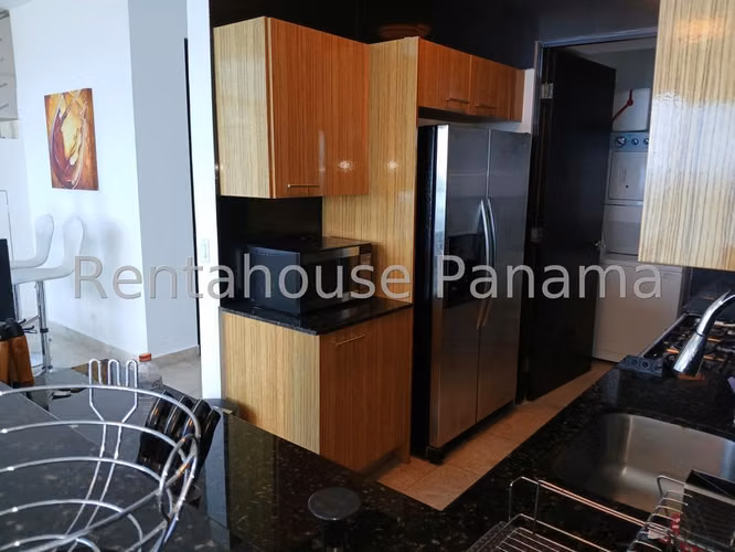 Venta de Apartamento Amoblado de 202 m2 en PH Sky, Av. Balboa 25-2998GG
