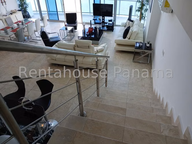 Venta de Apartamento Amoblado de 202 m2 en PH Sky, Av. Balboa 25-2998GG