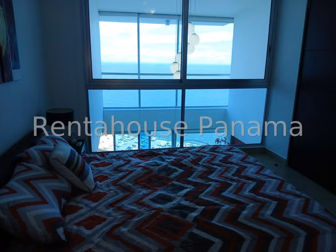 Venta de Apartamento Amoblado de 202 m2 en PH Sky, Av. Balboa 25-2998GG