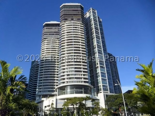 Venta de Apartamento Amoblado de 280 m2 en PH Los Delfines, Av. Balboa 25-2179GG
