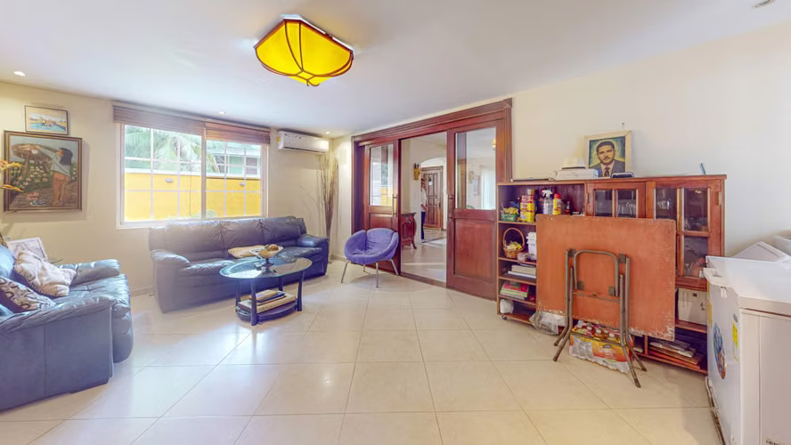Venta de cómoda y amplia casa en Urbanización Altos de Diablo