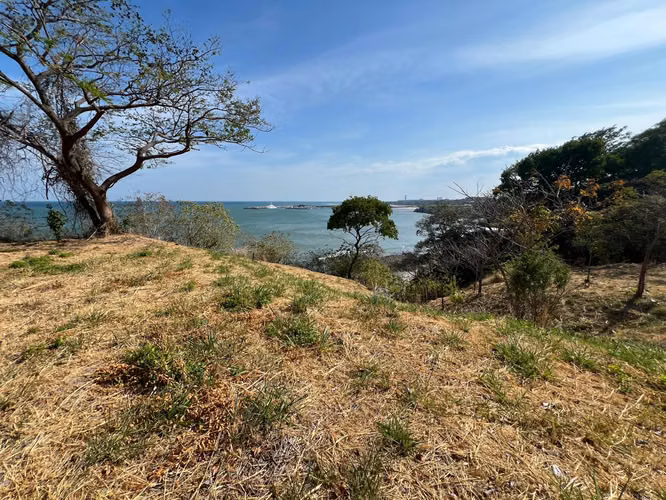 TERRENO FRENTE AL MAR EN LAGOMAR