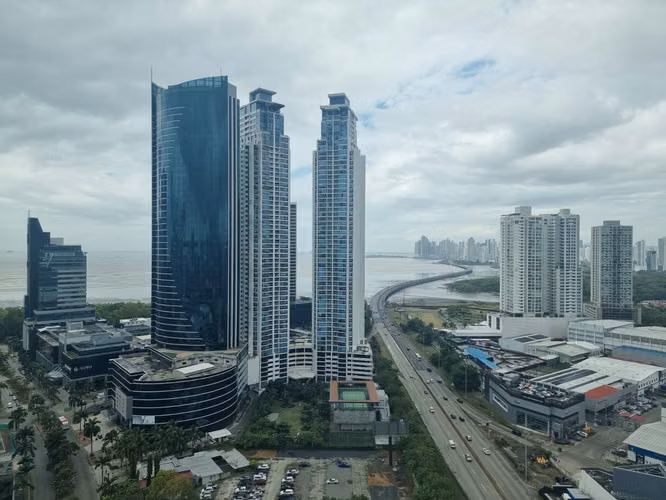 Alquiler de Oficina en Costa del Este, Plaza Costa del Este, 1,470m2