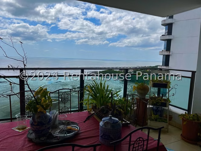 Venta de Apartamento de 151 m2 en PH Baleares, Coco del Mar 25-395GG