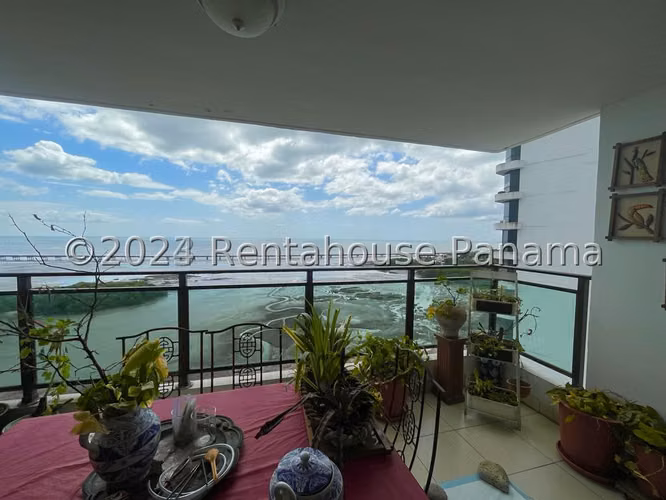 Venta de Apartamento de 151 m2 en PH Baleares, Coco del Mar 25-395GG
