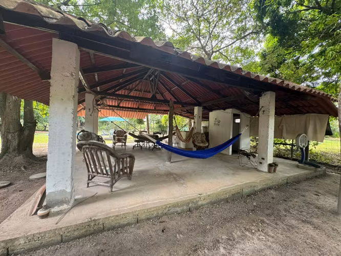 Amplia Casa de Campo En Santa Clara – Lote de 2,098 m² con Árboles Frutales a minutos de la Playa