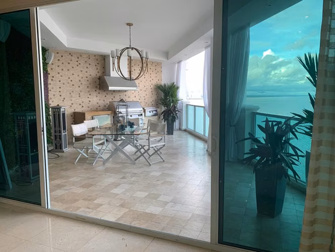 VENETIAN TOWER EXCLUSIVO APARTAMENTO DE LUJO 525 MTS
