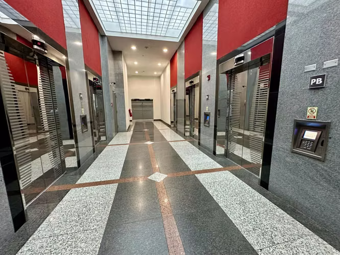 Se Alquila Oficina de 1,174 m2 en Torres de Las Americas, Punta Pacifica