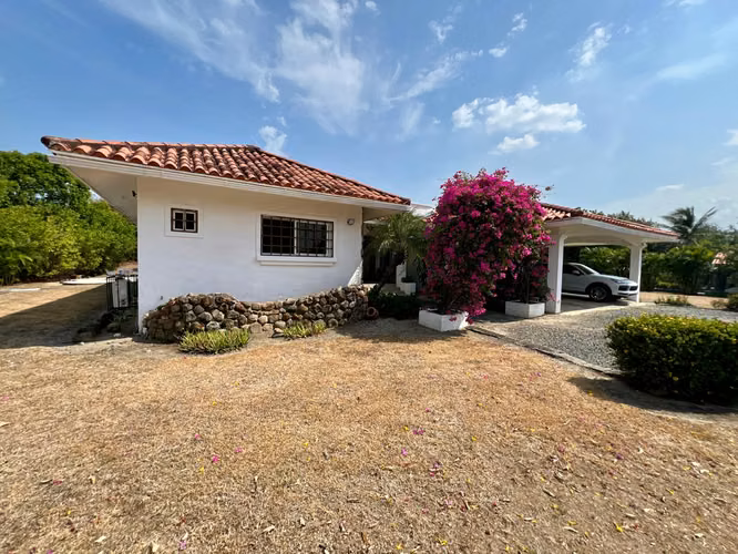 PUNTA BARCO CASA EN VENTA