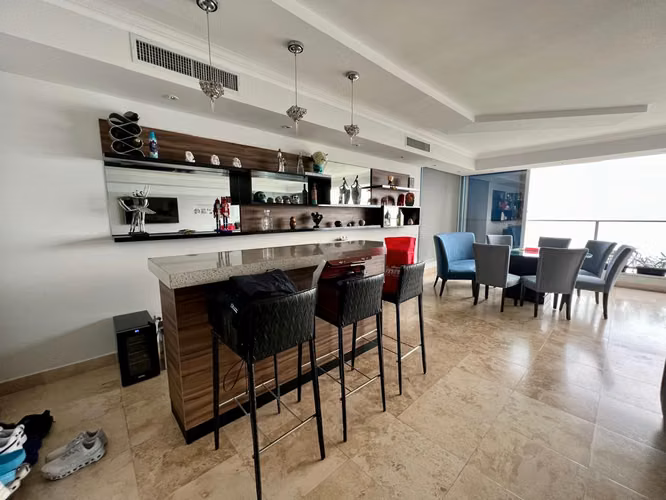 Venta de Apartamento en PH Murano, Costa del Este