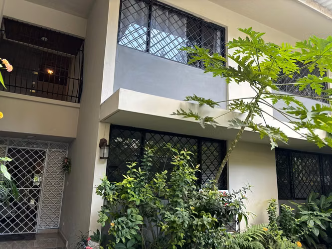Se vende Terreno con edificio de 3 niveles en LA CRESTA OV
