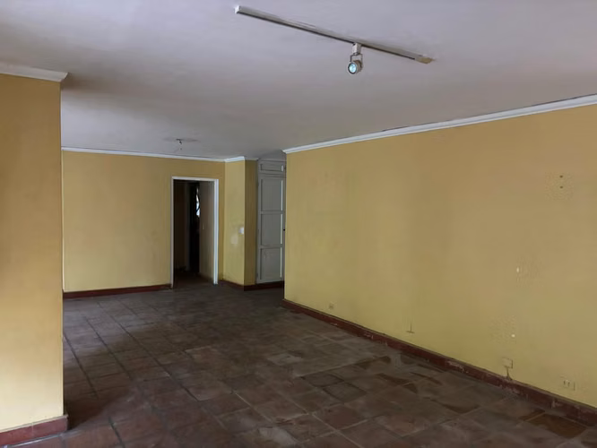 Se vende Terreno con edificio de 3 niveles en LA CRESTA OV