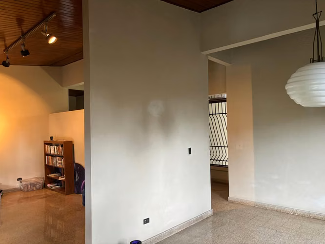 Se vende Terreno con edificio de 3 niveles en LA CRESTA OV