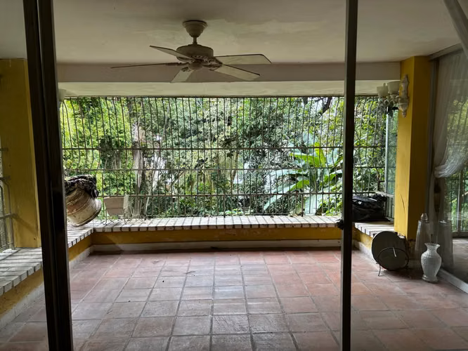 Se vende Terreno con edificio de 3 niveles en LA CRESTA OV
